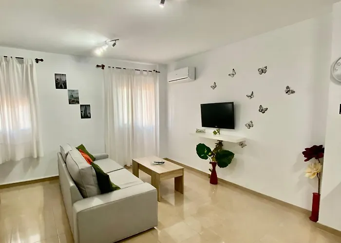 “smile Nerja” Chic With Wifi, 4 Guests Apartment *