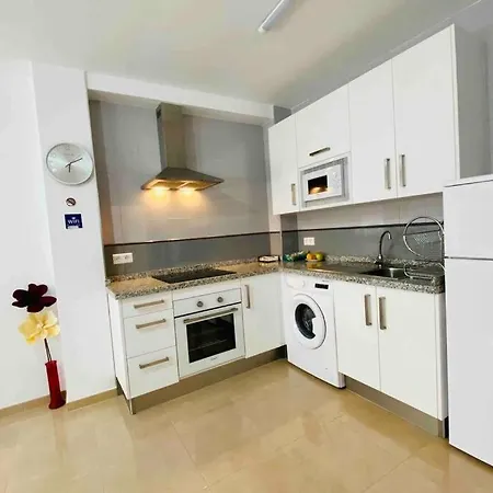 “smile Nerja” Chic With Wifi, 4 Guests * Nerja