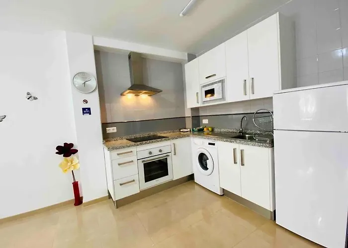 “smile Nerja” Chic With Wifi, 4 Guests * Nerja