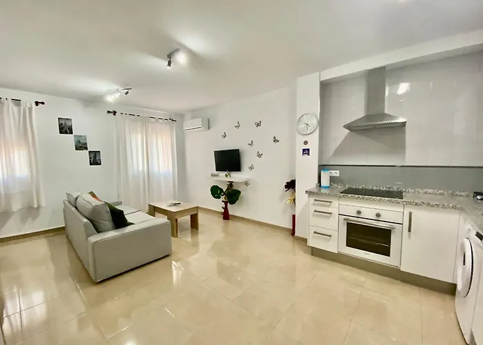 Διαμέρισμα “smile Nerja” Chic With Wifi, 4 Guests *