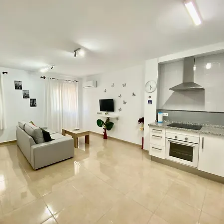 “smile Nerja” Chic With Wifi, 4 Guests